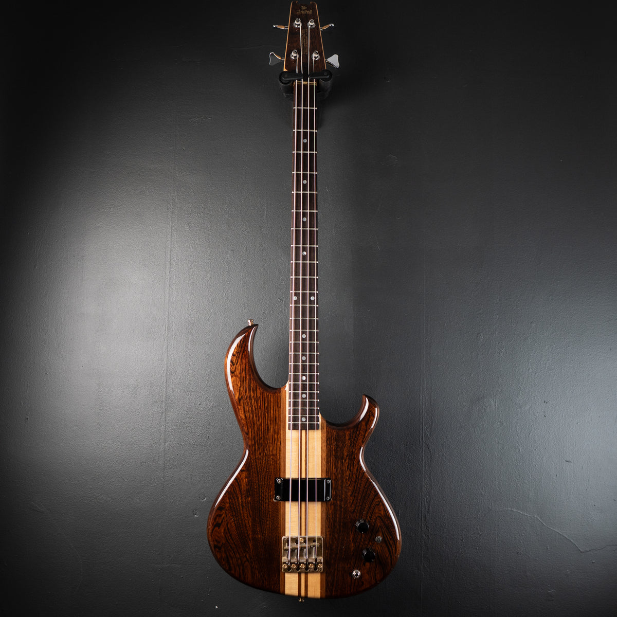Aria Pro II SB-700 Walnut  [PREOWNED]