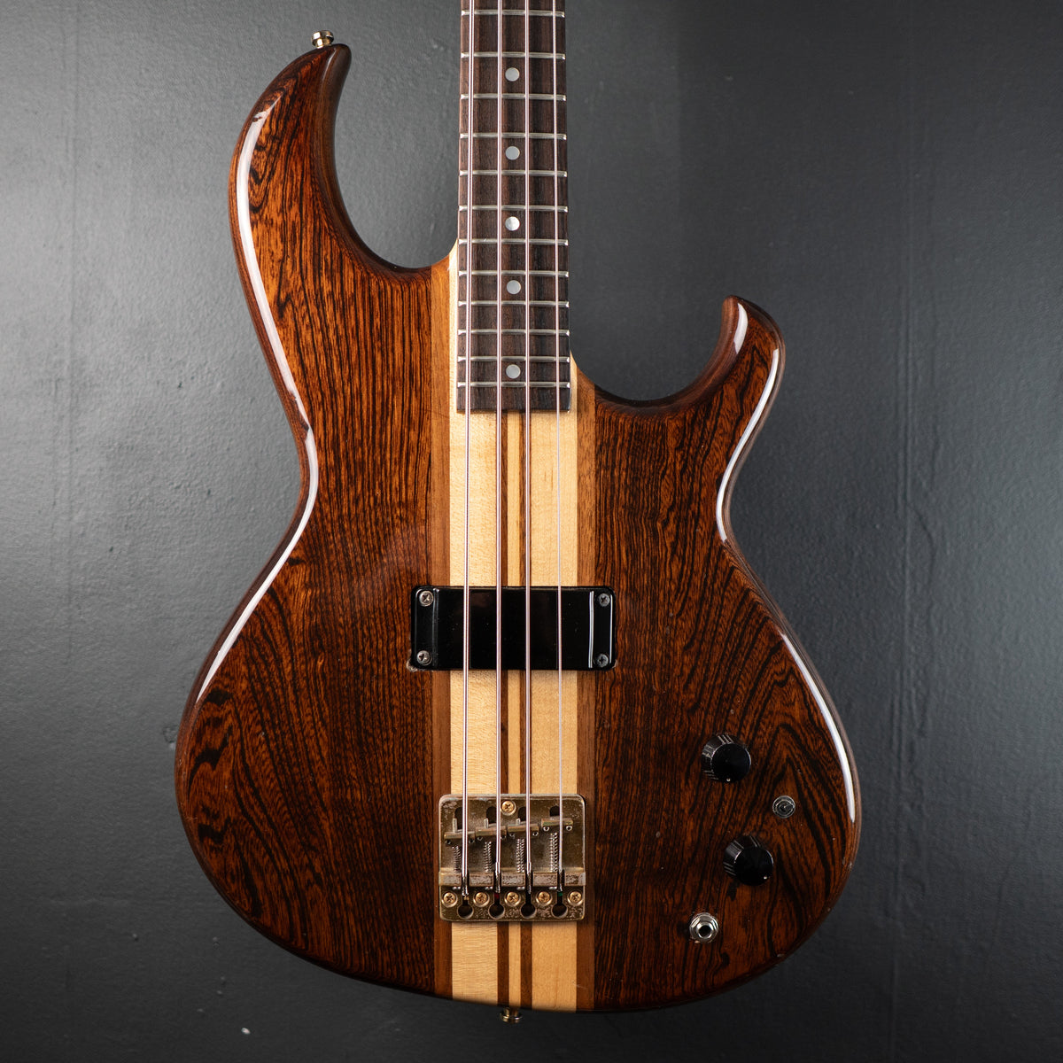 Aria Pro II SB-700 Walnut  [PREOWNED]