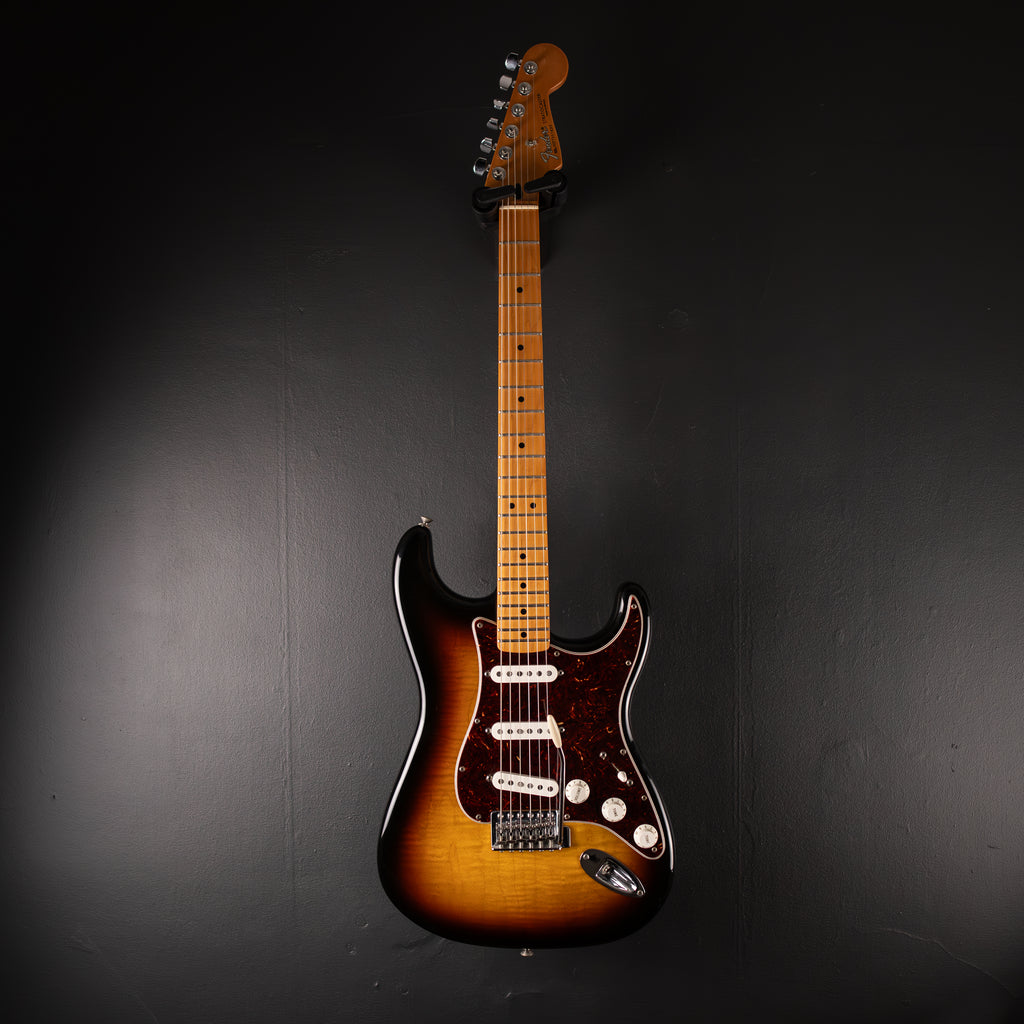 Fender Stratocaster DLX Roadhouse Sunburst 2008[PREOWNED]
