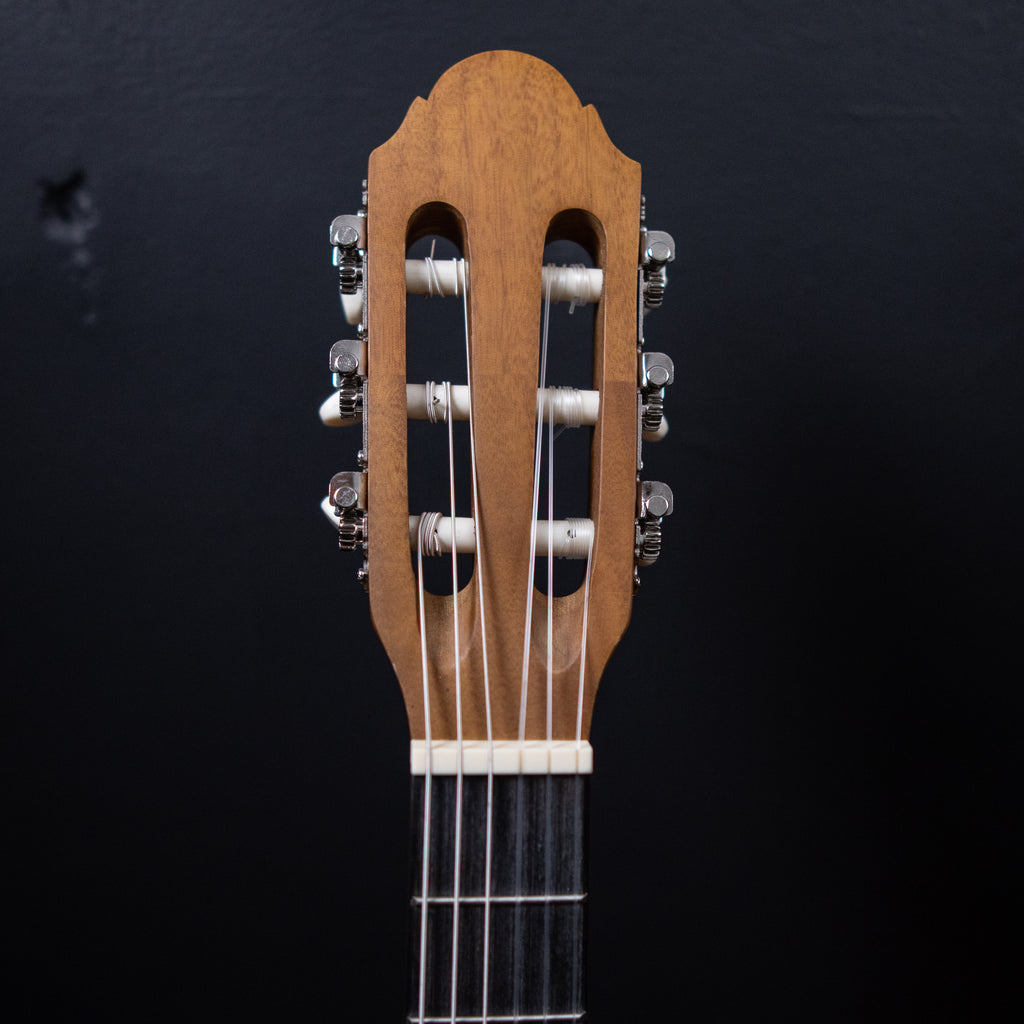 Stagg C430 M NAT Guitar pack with 3/4 natural-coloured classical guitar with linden top, tuner, bag