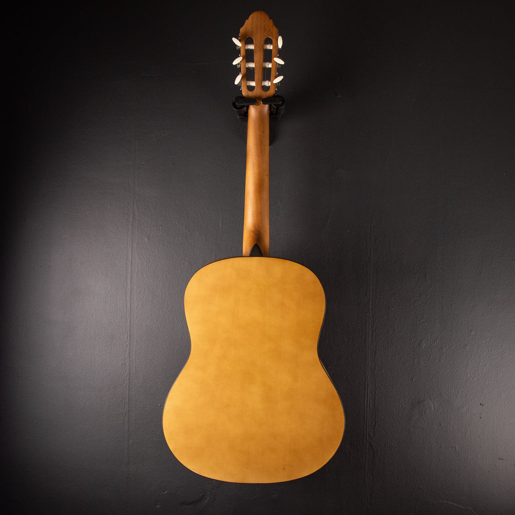 Stagg C430 M NAT Guitar pack with 3/4 natural-coloured classical guitar with linden top, tuner, bag