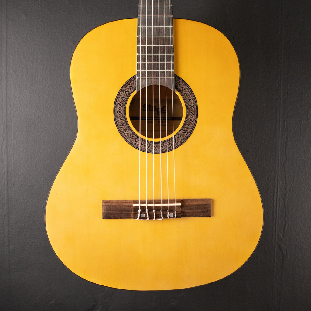 Stagg C430 M NAT Guitar pack with 3/4 natural-coloured classical guitar with linden top, tuner, bag
