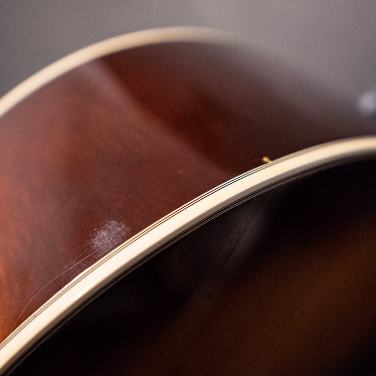 1975 Guild F-50 Carved Back  [PREOWNED]